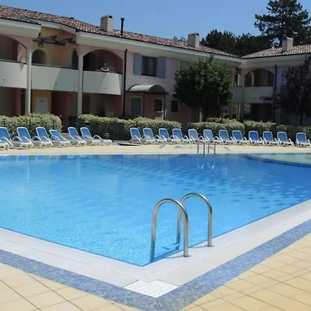 아파트 Camp With Swimming Pool *