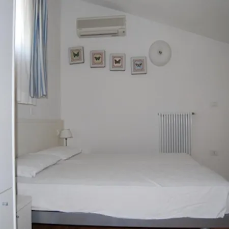 Two-Level Apartment For Eight Guests With Terraces Appartement Bibione