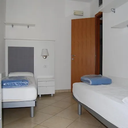 Camp With Swimming Pool - Beahost Apartmán