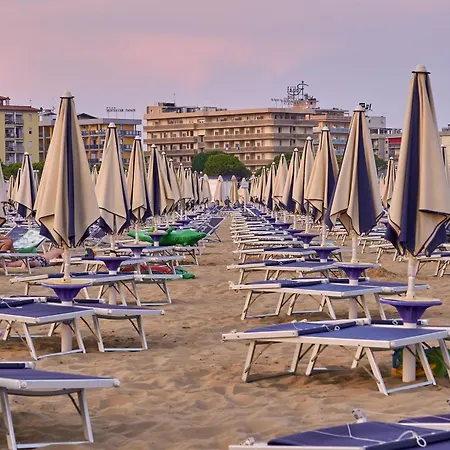 Camp With Swimming Pool - Beahost Apartmán Bibione